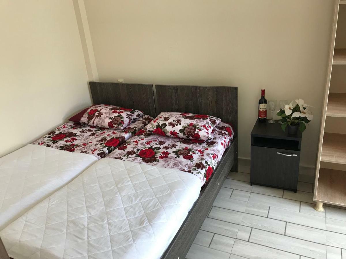 Guest House Chexovi 24 Kobuleti Eksteriør billede